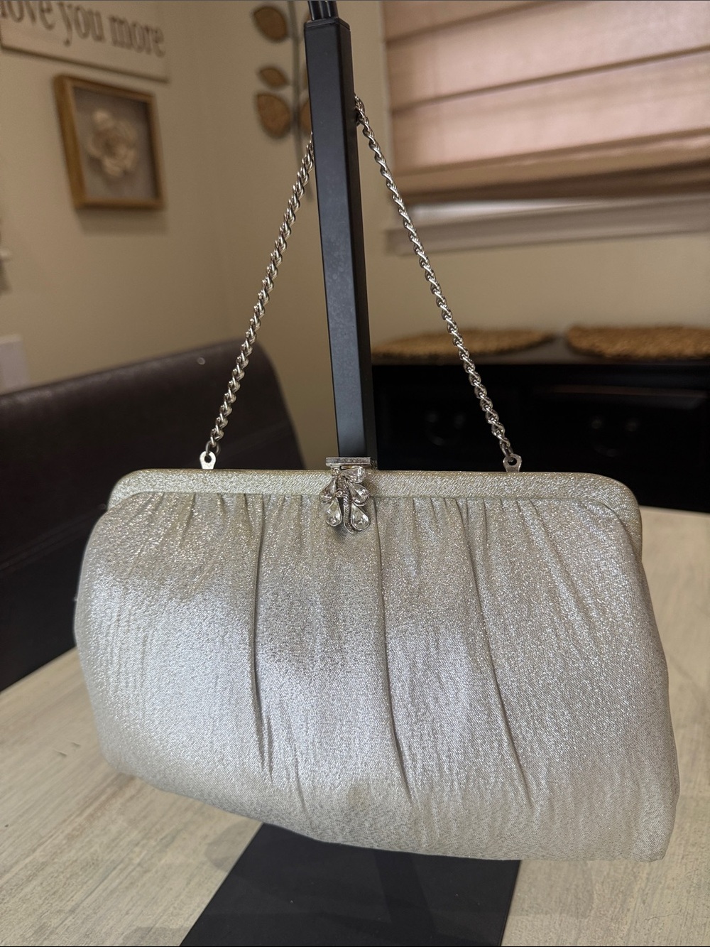 Source Unknown Silver Metallic Chain-Handle Evening Clutch